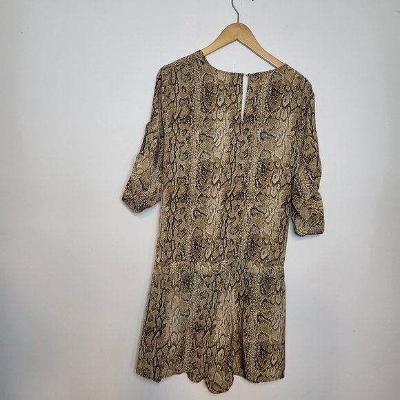 BCBGMAXAZRIA Snake Print Silk Womens Romper Short Jumpsuit Size L - Picture 6 of 11